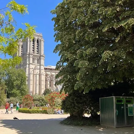 A Gem At Notre Dame Appartamento Parigi